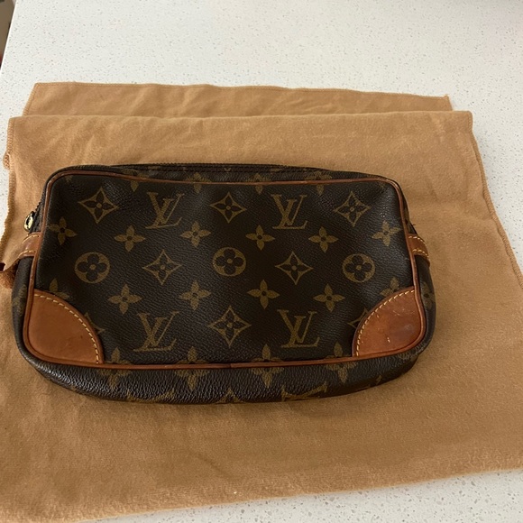 Louis Vuitton -authentic small accessory bag - Picture 6 of 6